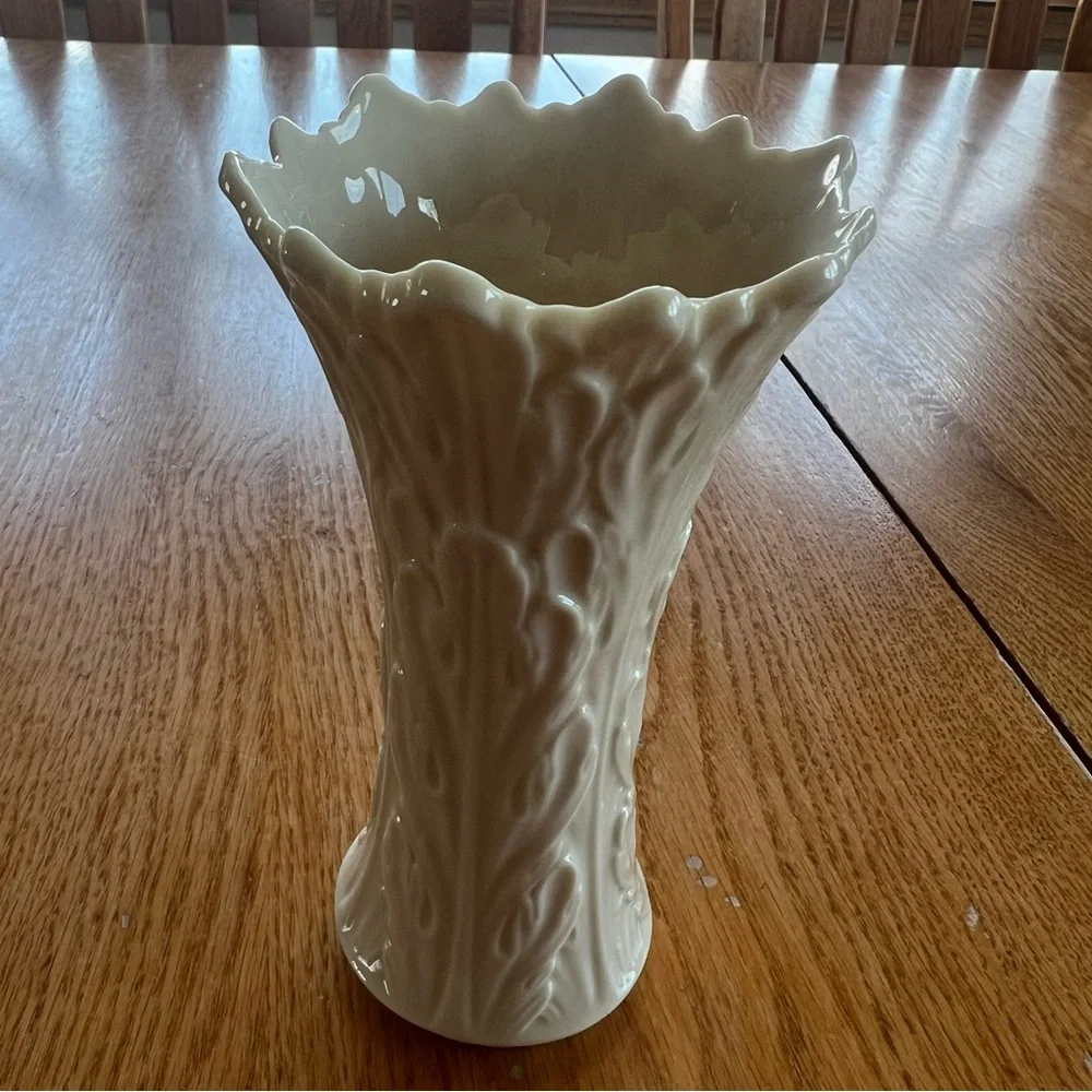 Vintage Lenox Woodland Collection Cream Vase Embossed Acanthus Leaves